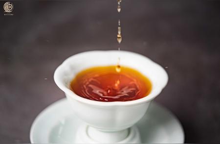 为何这款红茶能在中国最著名的绿茶产地获得成功？