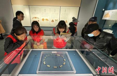 山西太原展出83件珍贵金银玉器，江南富饶历史一览无遗