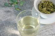 揭秘茶叶颜色的秘密：一篇科普文章帮你理解红茶、绿茶、青茶的颜色来源